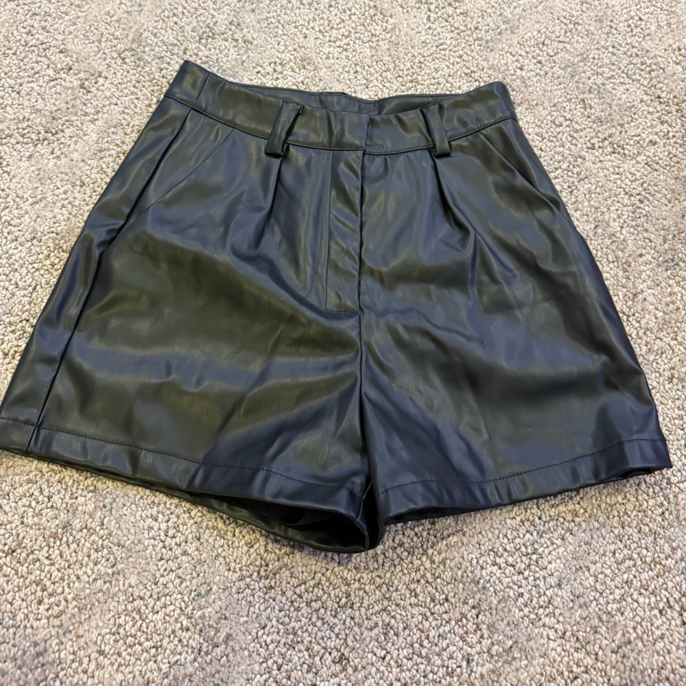 SHEIN Black High Waist Leather Women's Shorts